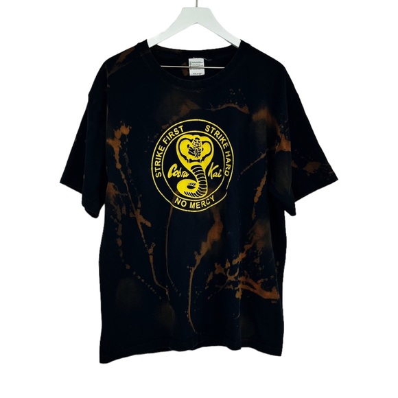 Cobra Kai Short Sleeve Shirt SZ 2XL - Picture 2 of 6